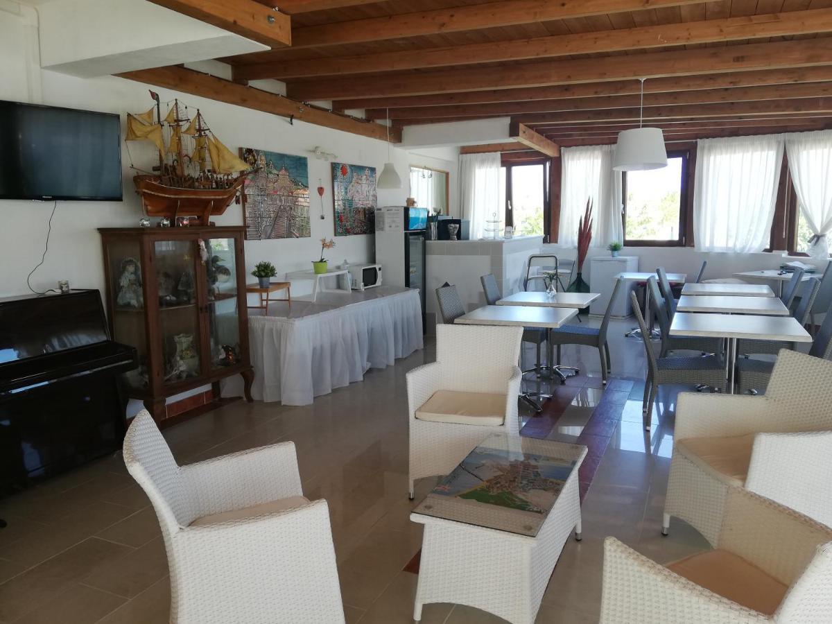 B&B Palazzo Manfredi Vieste, Fronte Mare Con Parcheggio المظهر الخارجي الصورة