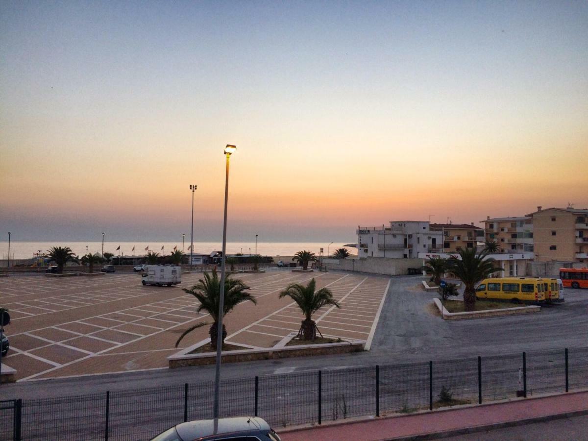 B&B Palazzo Manfredi Vieste, Fronte Mare Con Parcheggio المظهر الخارجي الصورة